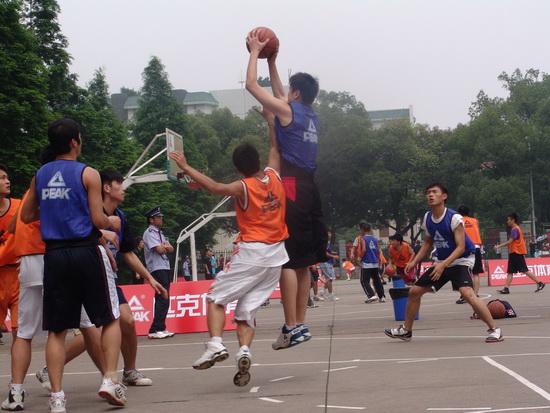 现的